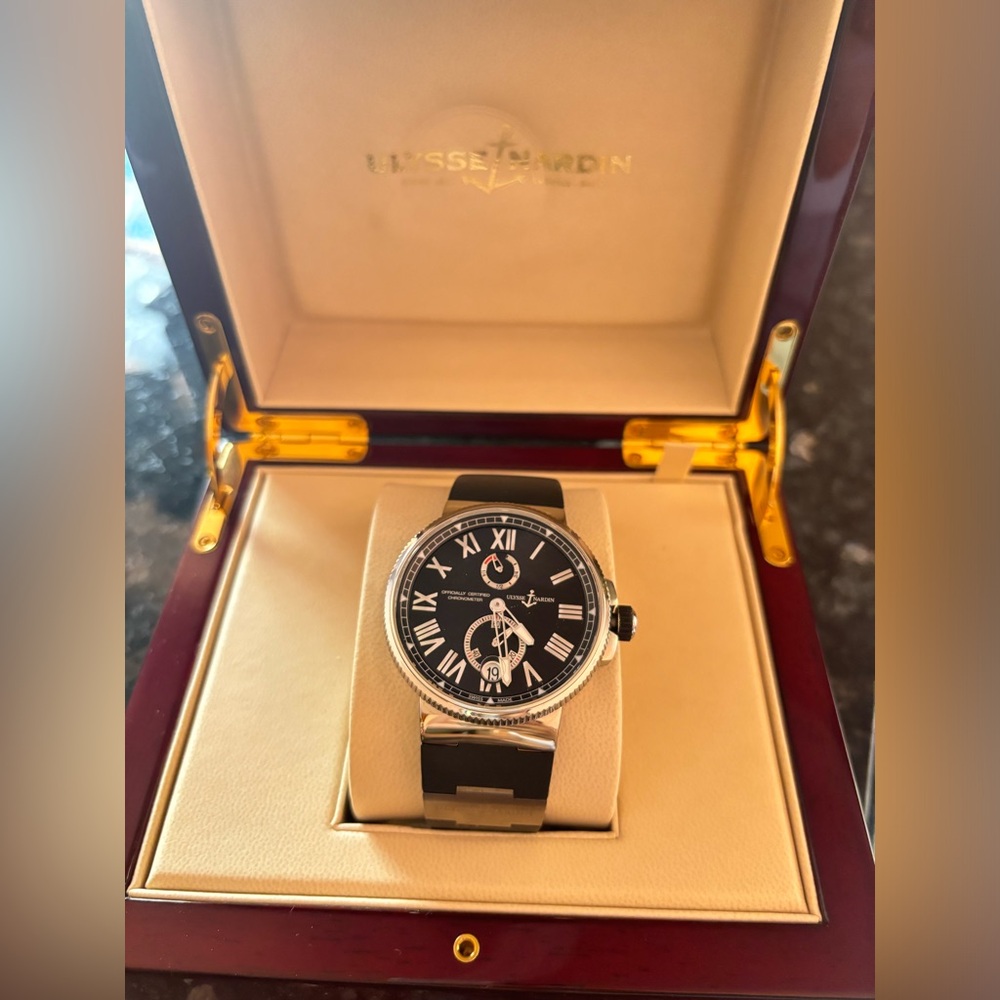 Ulysse Nardin Black and Silver Timepiece
